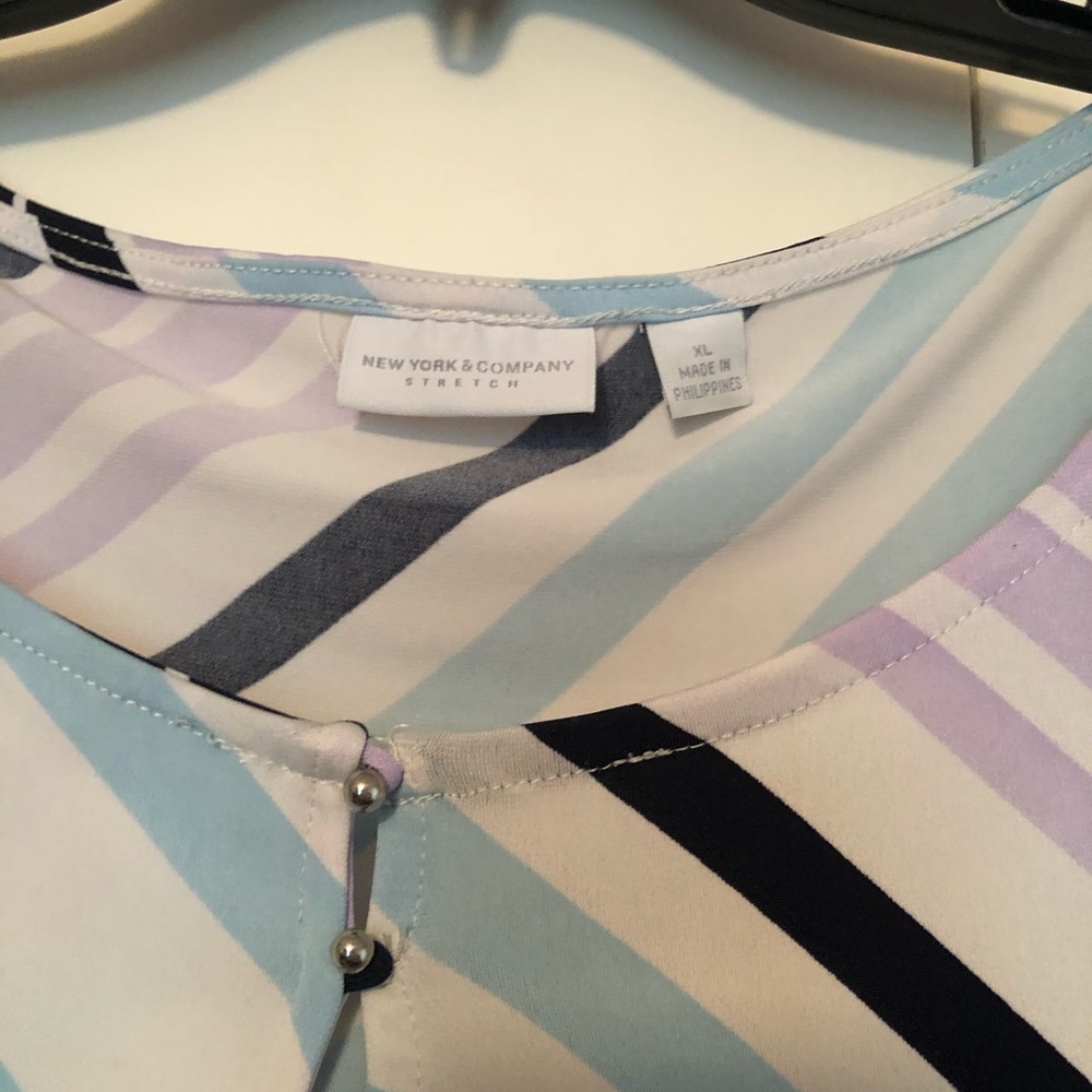 Blouse - Picture 2 of 2